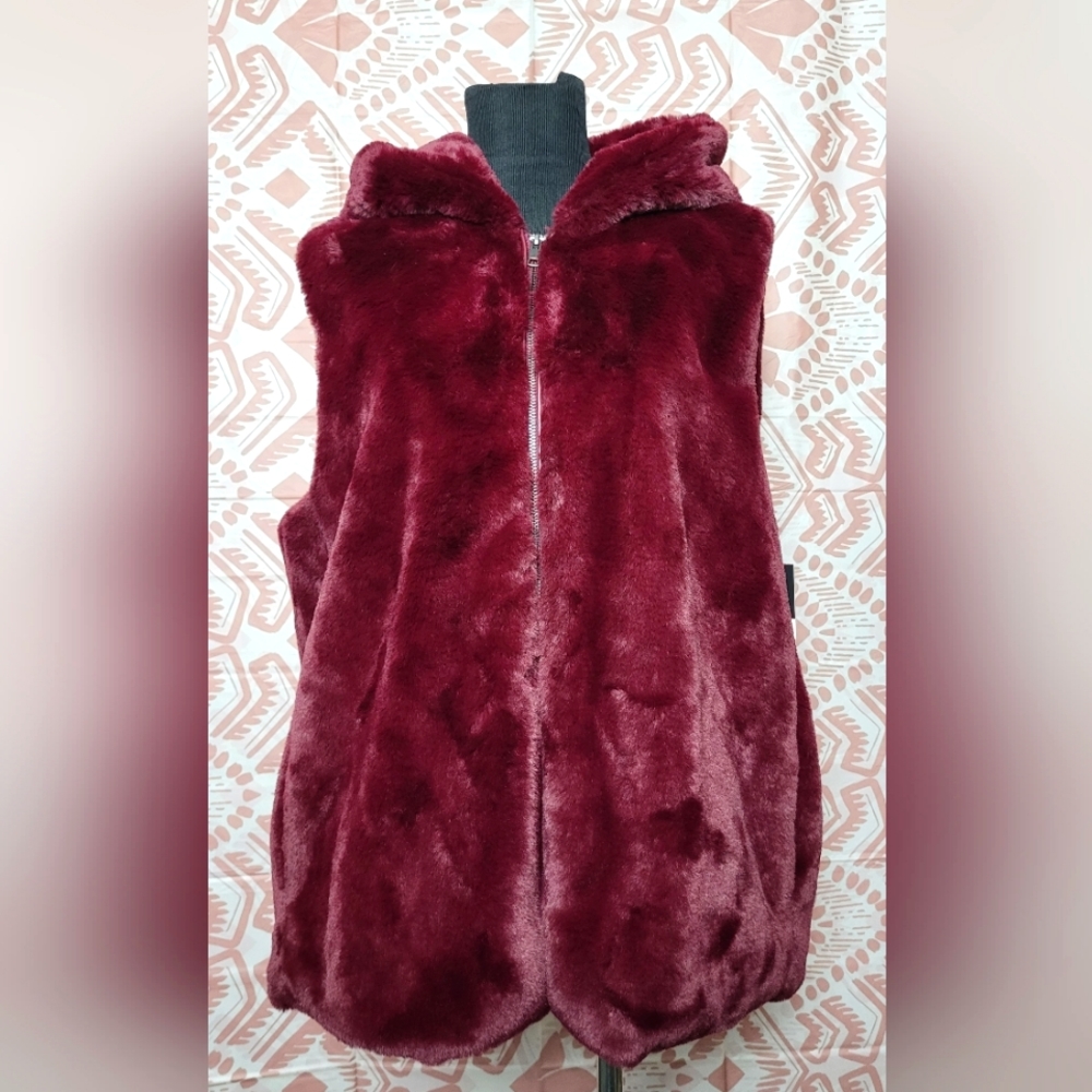 Women's size XL  Simply Vera, Vera Wang Vest